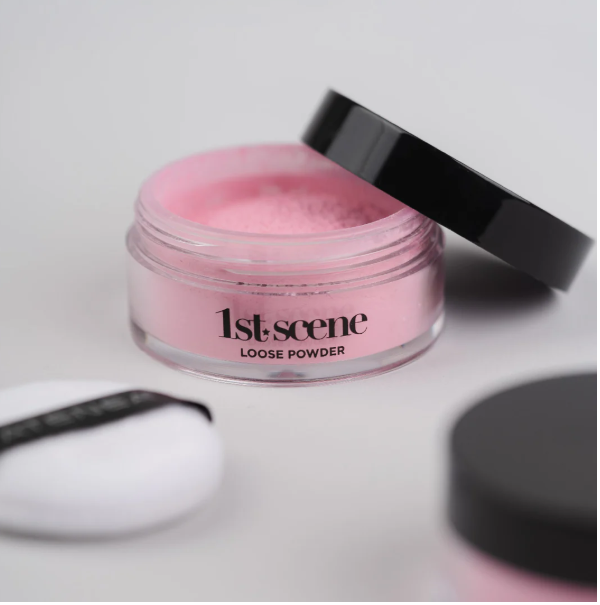 POUDRE LIBRE ROSE 1ÈRE SCÈNE